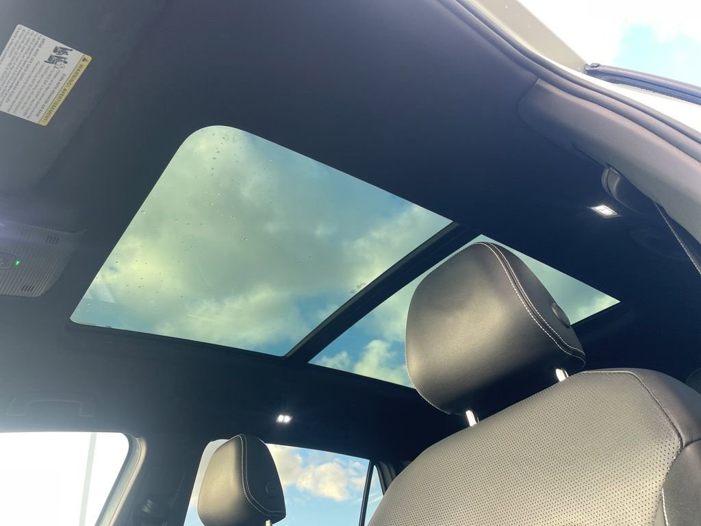 Used 2024 Volkswagen Atlas Cross Sport SEL R-Line image 21