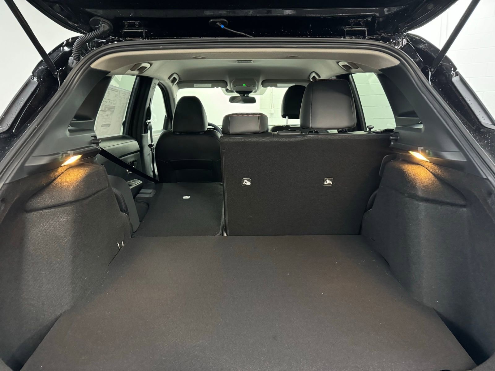 New 2026 Nissan Kicks SR w/ Cold Weather Package image 32