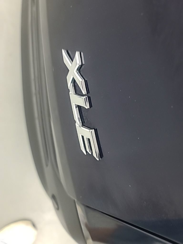 Used 2025 Toyota Sienna XLE FWD image 12