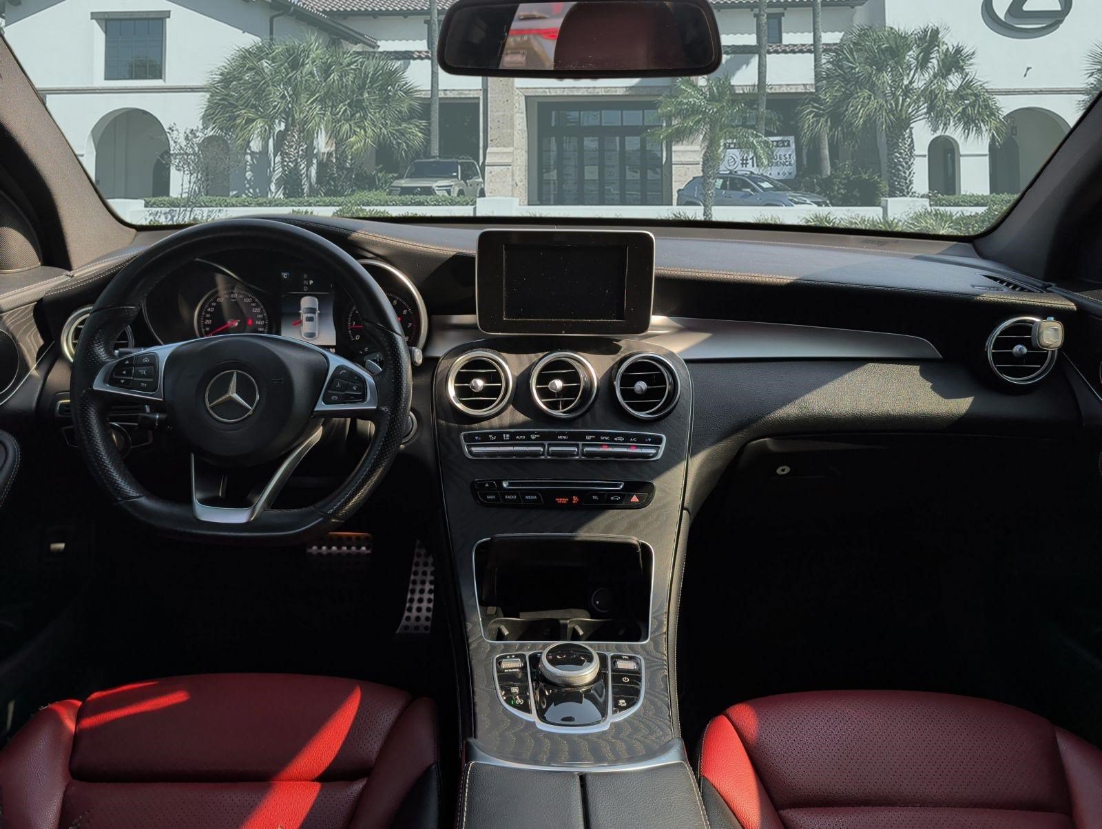 Used 2018 Mercedes-Benz GLC 300 4MATIC Coupe image 25