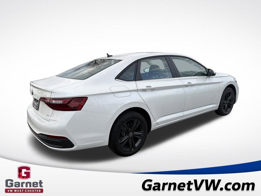 Certified 2023 Volkswagen Jetta SE image 5