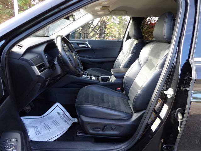 Used 2024 Mitsubishi Outlander SE image 15