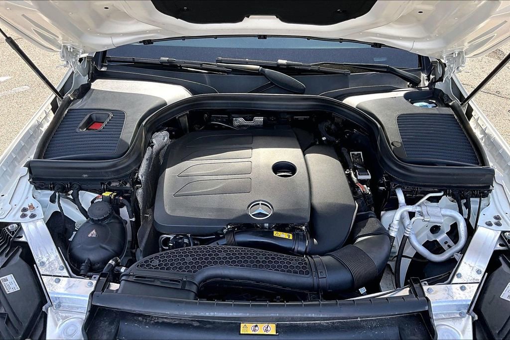 Used 2022 Mercedes-Benz GLC 300 image 9