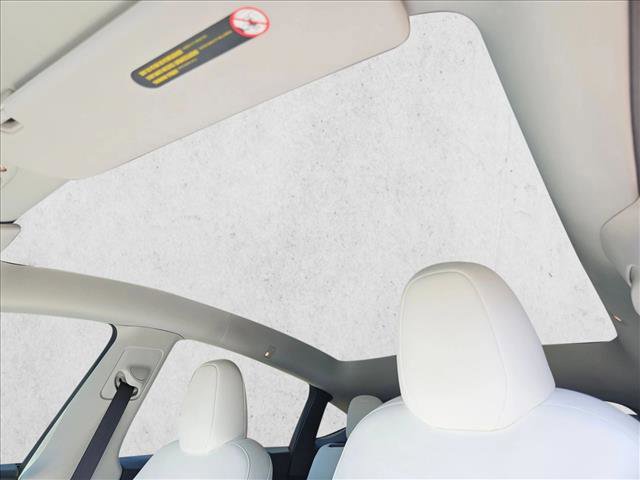 Used 2024 Tesla Model Y 2WD image 17