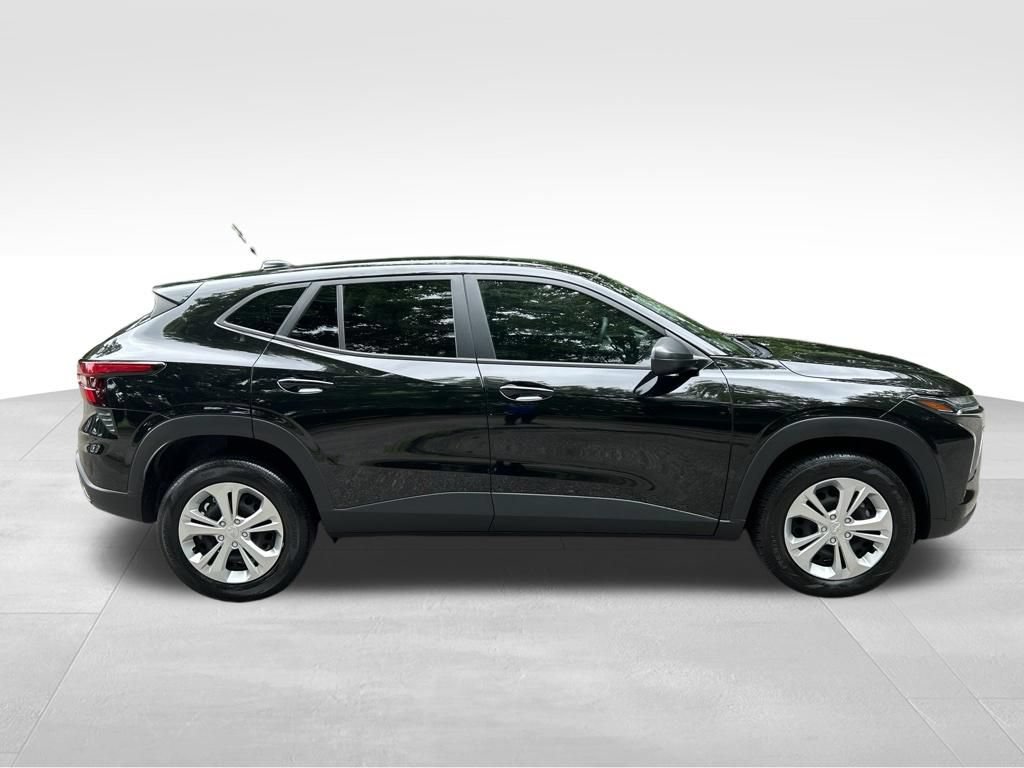 Used 2024 Chevrolet Trax LS w/ Driver Confidence Package FWD image 7