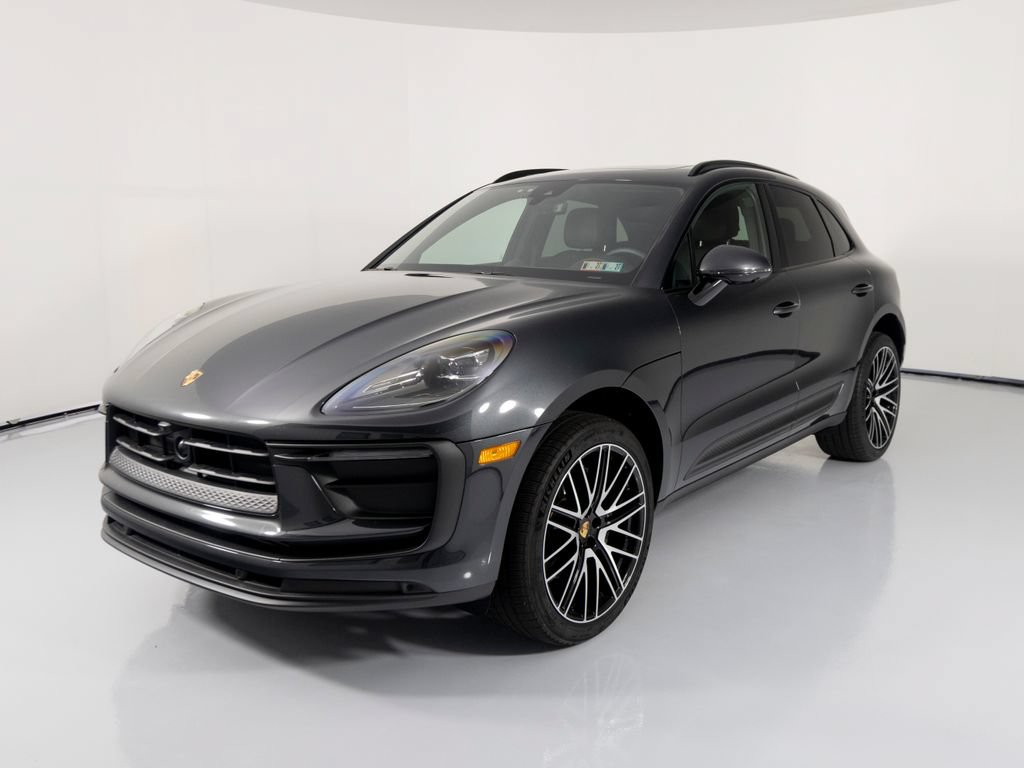 Certified 2026 Porsche Macan AWD/4WD image 7