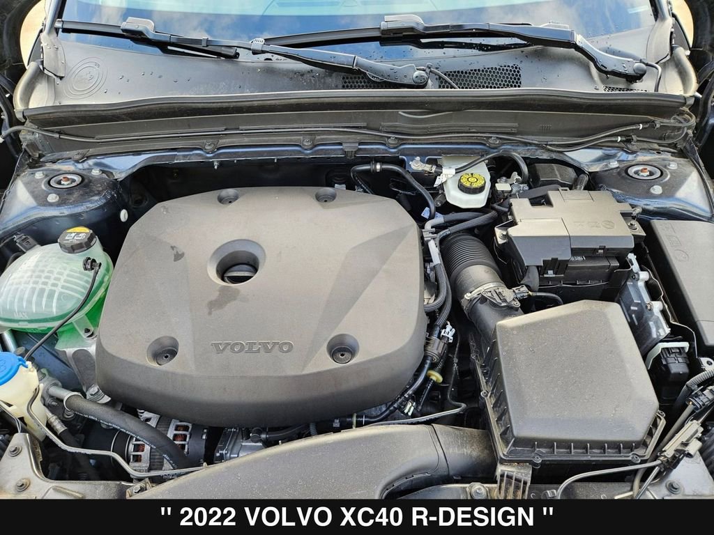 Used 2022 Volvo XC40 T5 R-Design w/ Climate Package image 37