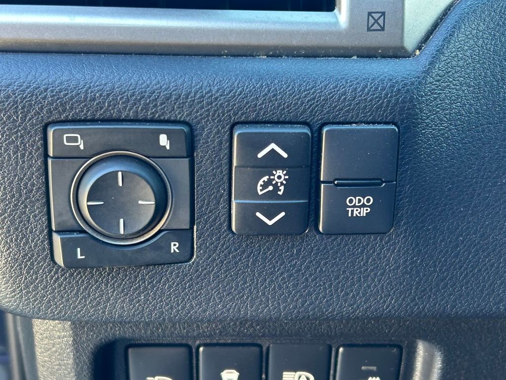 Used 2021 Lexus GX 460 Luxury w/ Sport Design Package AWD/4WD image 23