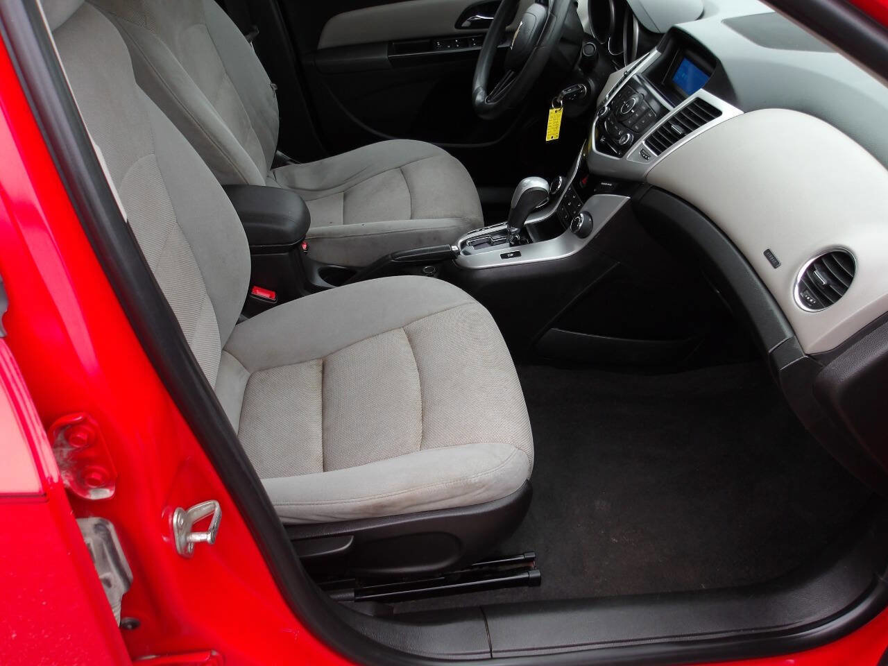 Used 2015 Chevrolet Cruze LT image 6