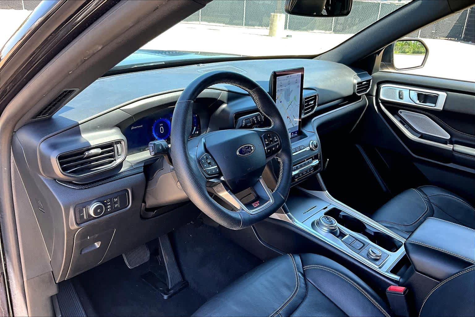 Used 2020 Ford Explorer ST w/ Premium Technology Package AWD/4WD image 18