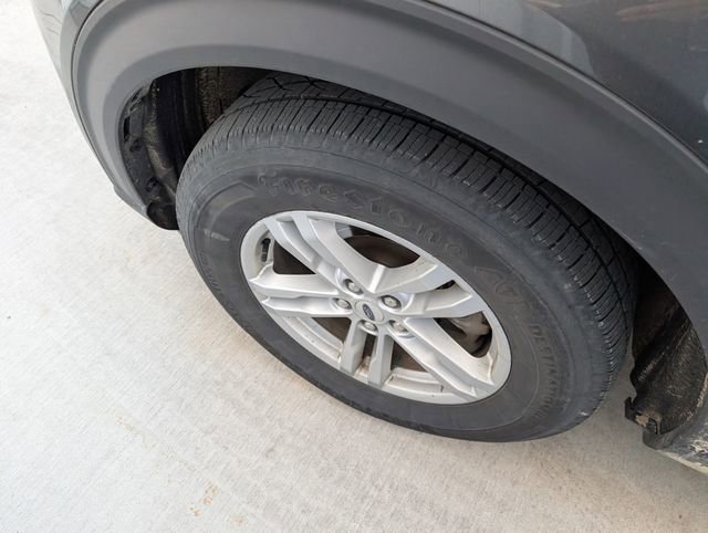 Used 2020 Ford Explorer XLT w/ Equipment Group 202A AWD/4WD image 8