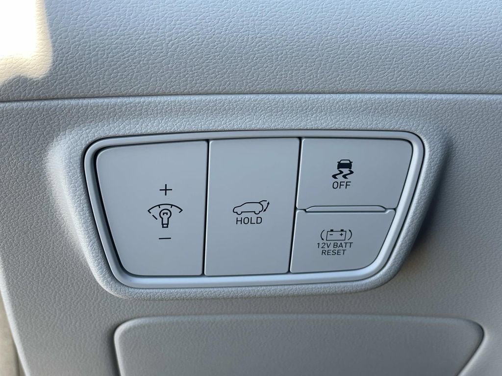 Certified 2024 Hyundai Tucson Limited image 18