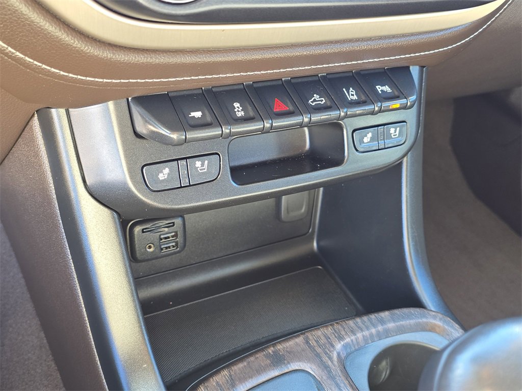 Used 2022 GMC Canyon Denali image 25