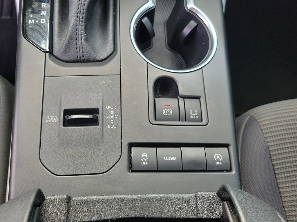 Used 2021 Toyota Highlander LE image 40