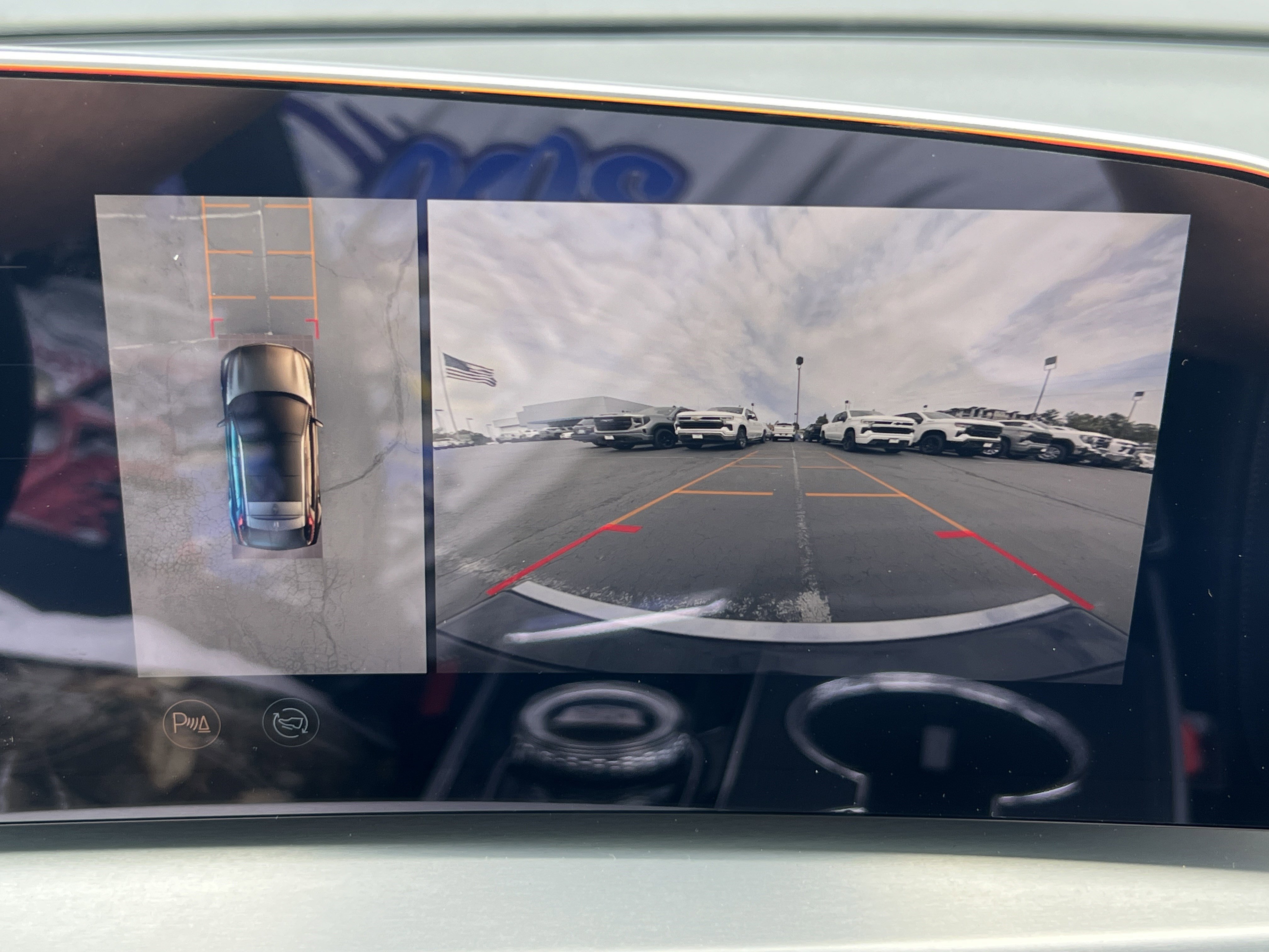 New 2025 Cadillac Lyriq Luxury image 14