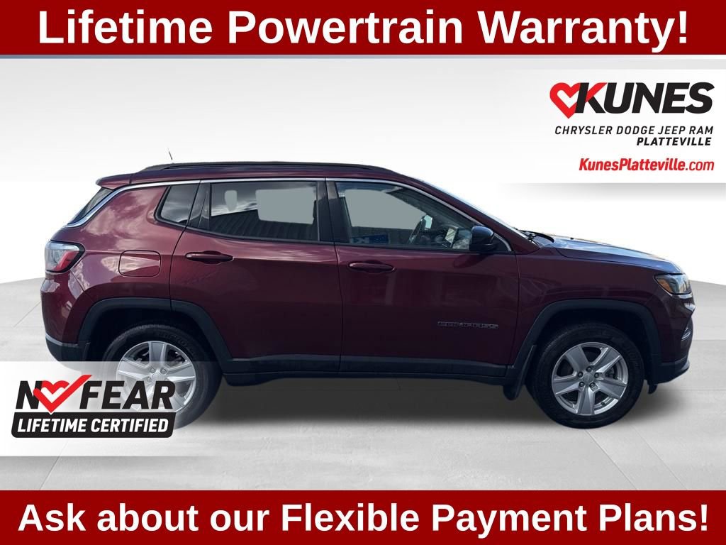 Used 2022 Jeep Compass Latitude w/ Convenience Group AWD/4WD image 3
