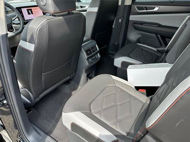 New 2024 Volkswagen Atlas Peak Edition SEL AWD/4WD image 12