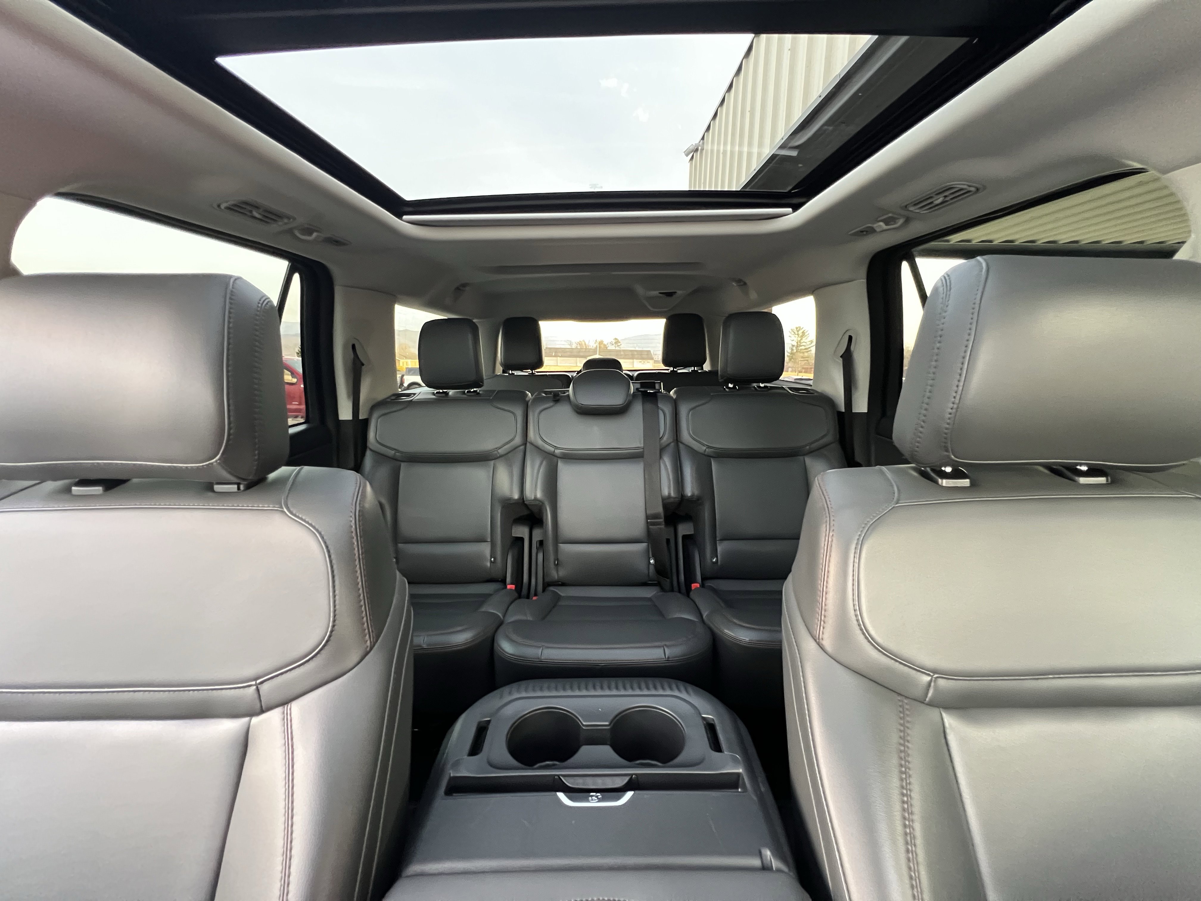 Used 2025 Ford Expedition Max Active AWD/4WD image 14