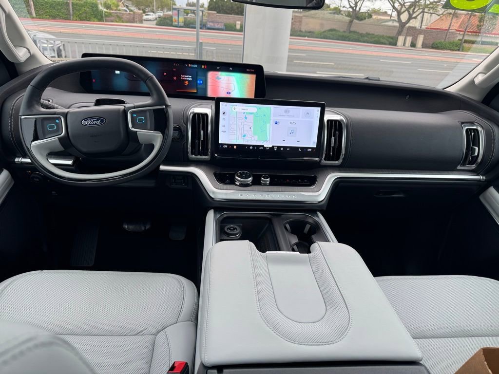 Used 2025 Ford Expedition Platinum w/ Platinum Ultimate Package image 21