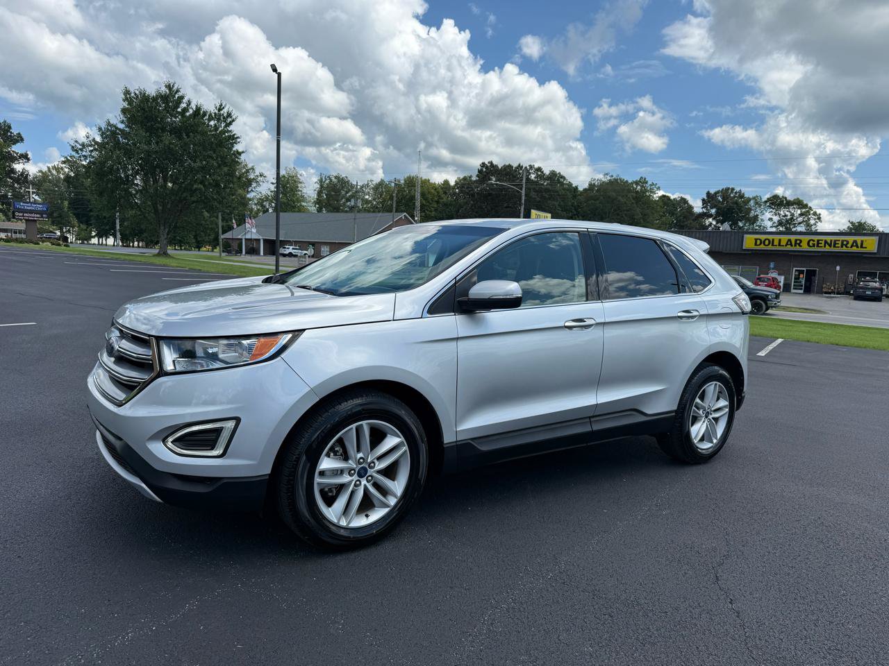 Used 2018 Ford Edge SEL w/ Equipment Group 201A FWD image 4