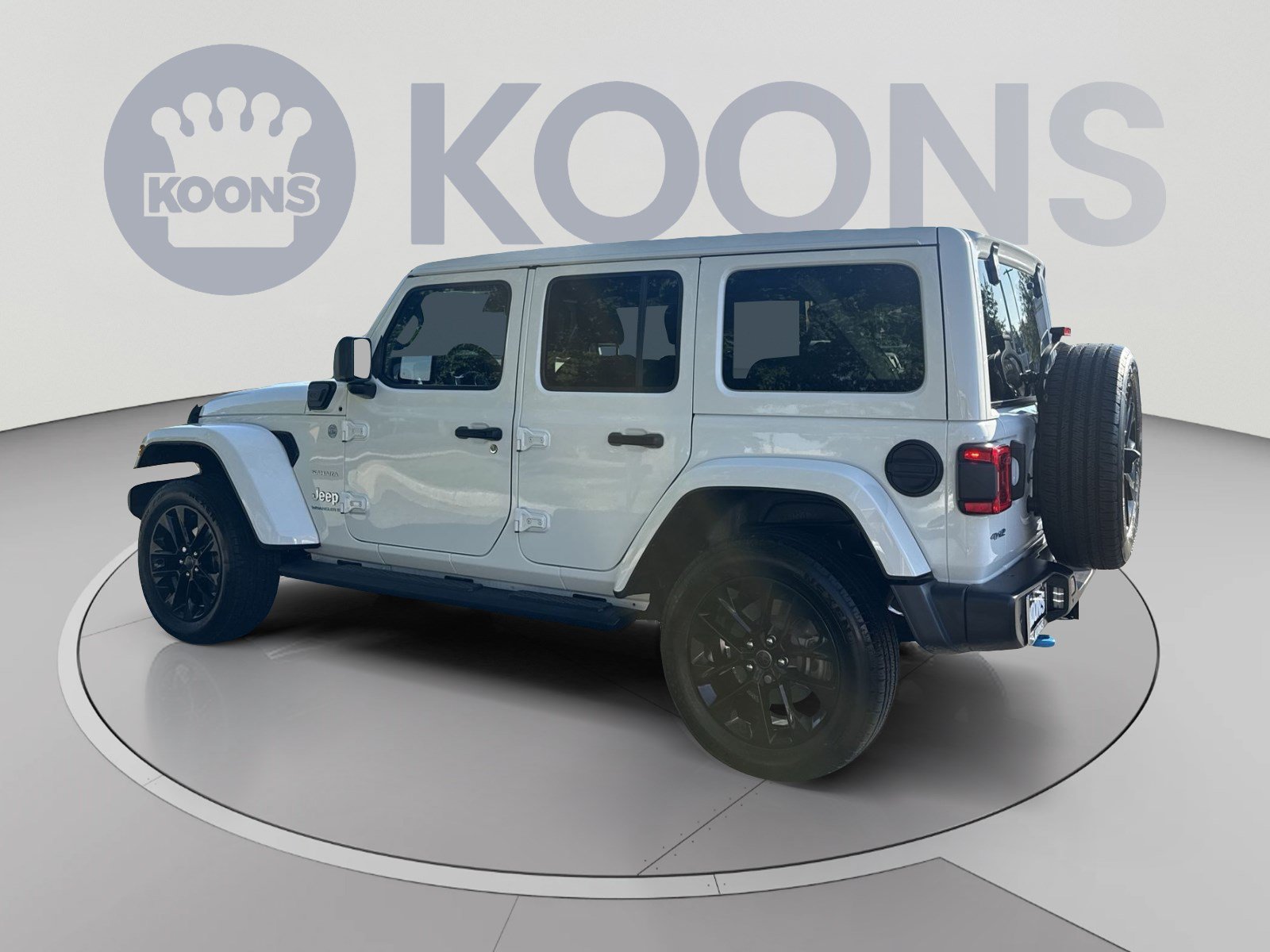 Used 2024 Jeep Wrangler Unlimited Sahara w/ Technology Group AWD/4WD image 4