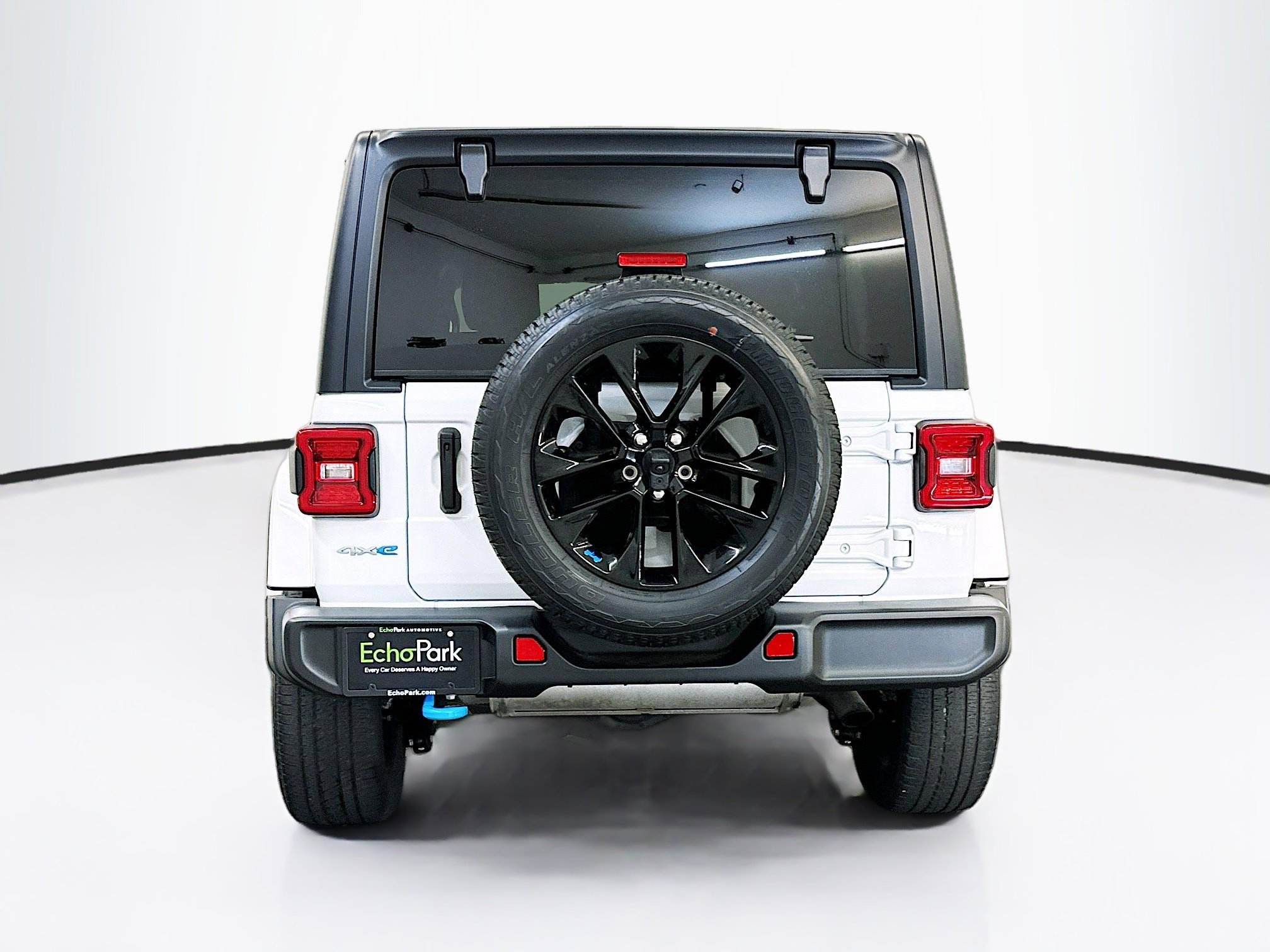 Used 2023 Jeep Wrangler Sahara w/ Cold Weather Group image 7