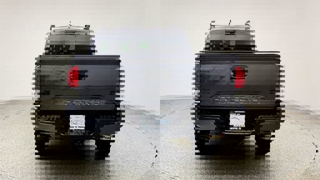 Used 2023 Toyota Tacoma Limited image 6