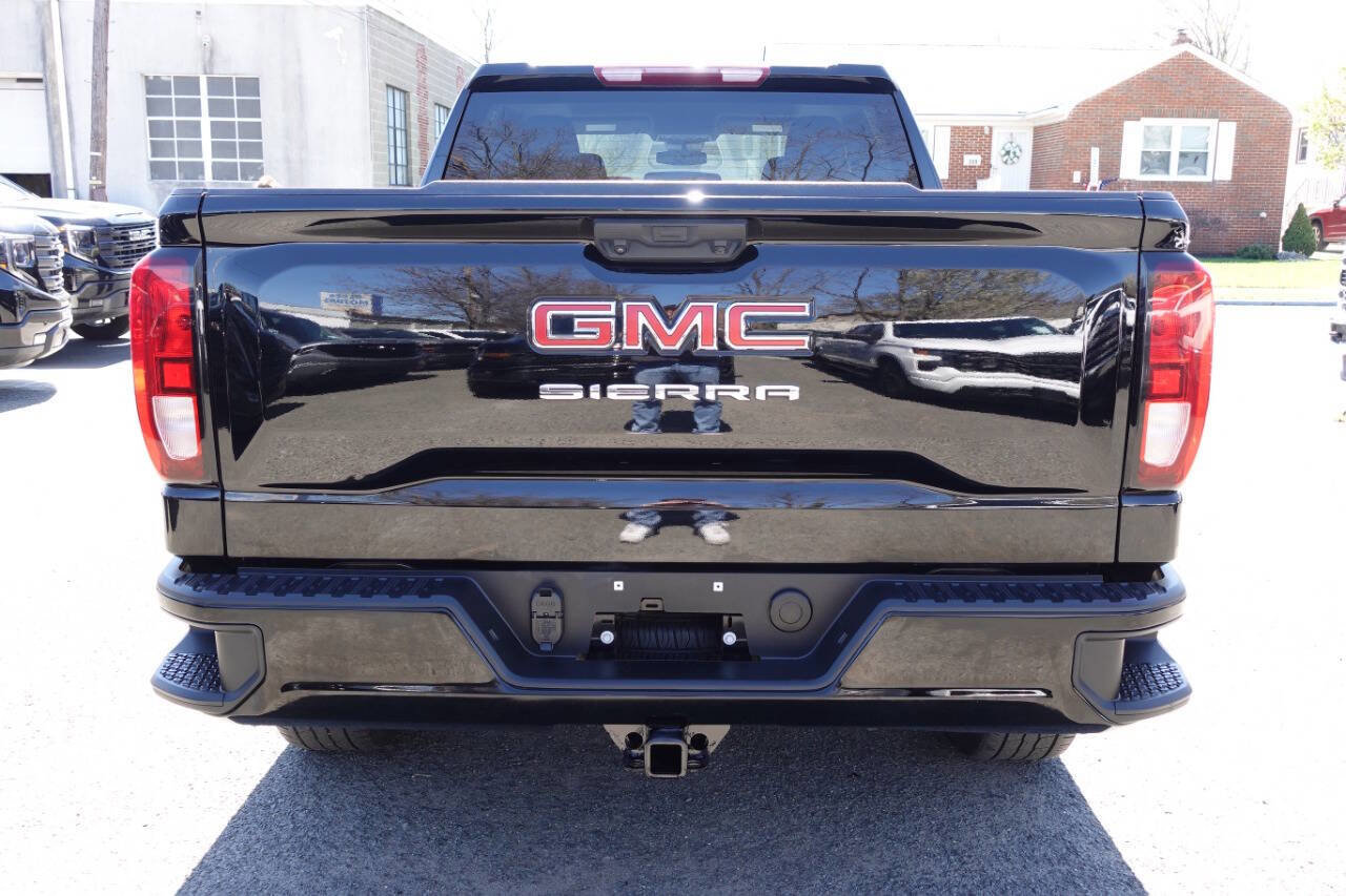 Used 2024 GMC Sierra 1500 Pro w/ Graphite Edition AWD/4WD image 9