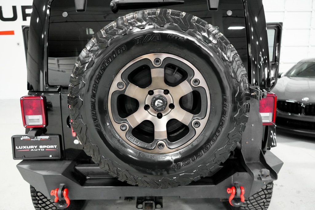 Used 2017 Jeep Wrangler Unlimited Rubicon image 38