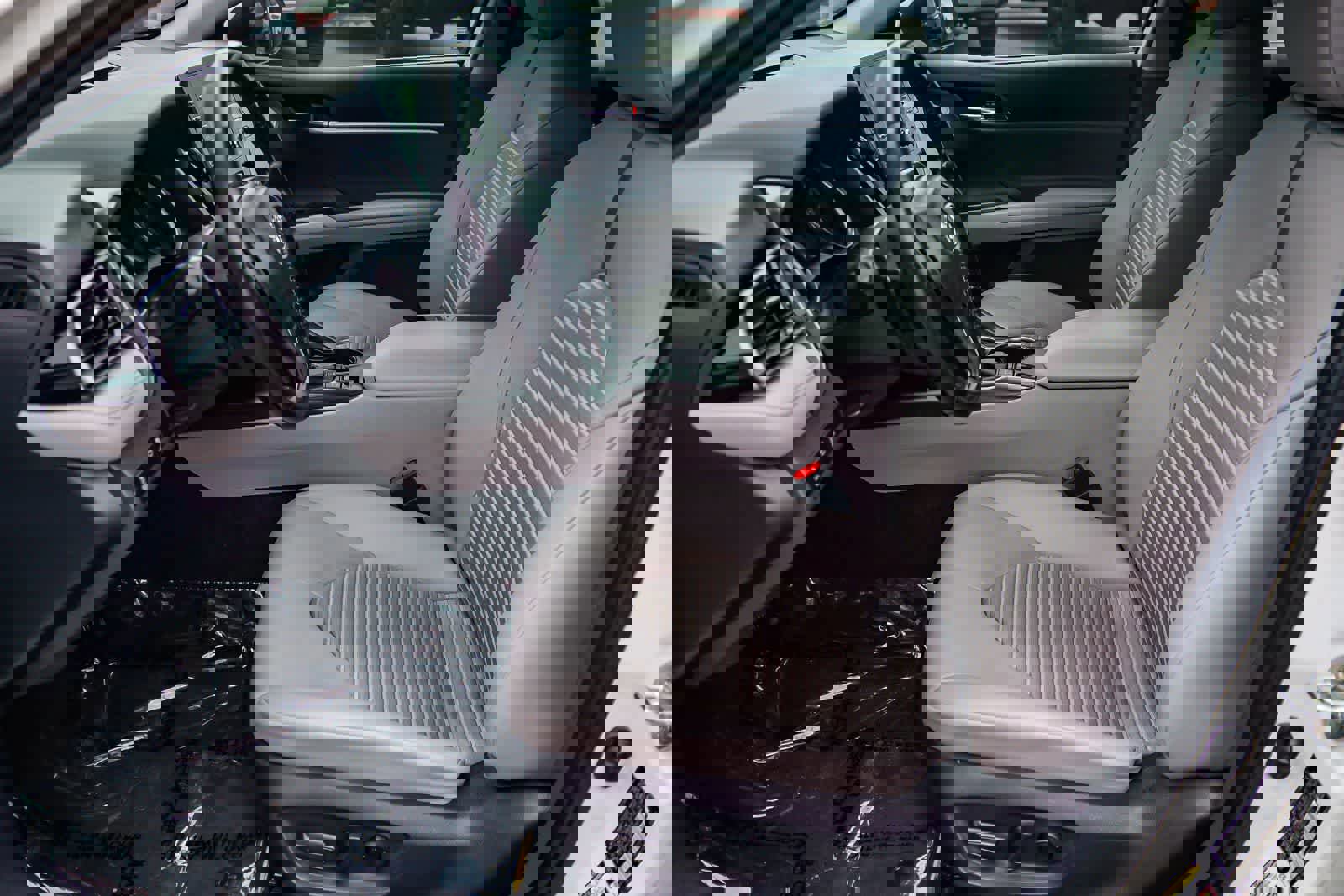 Used 2022 Toyota Camry SE image 18