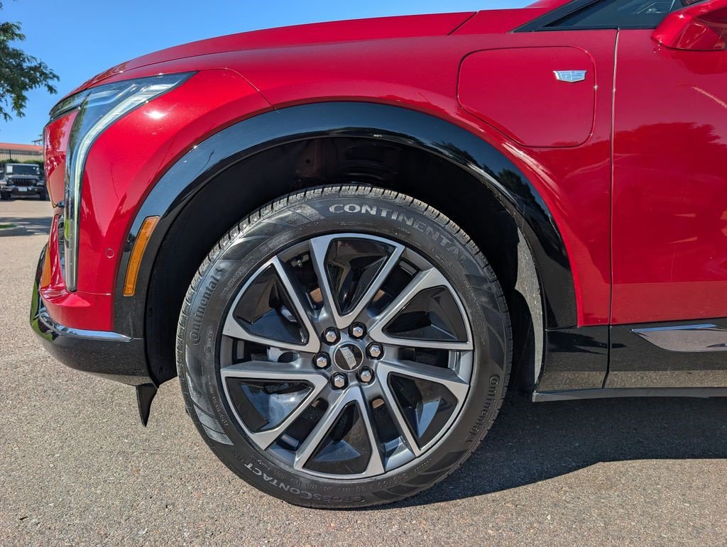 Certified 2025 Cadillac Optiq Sport 2 w/ LPO, Floor Liner Package AWD/4WD image 9