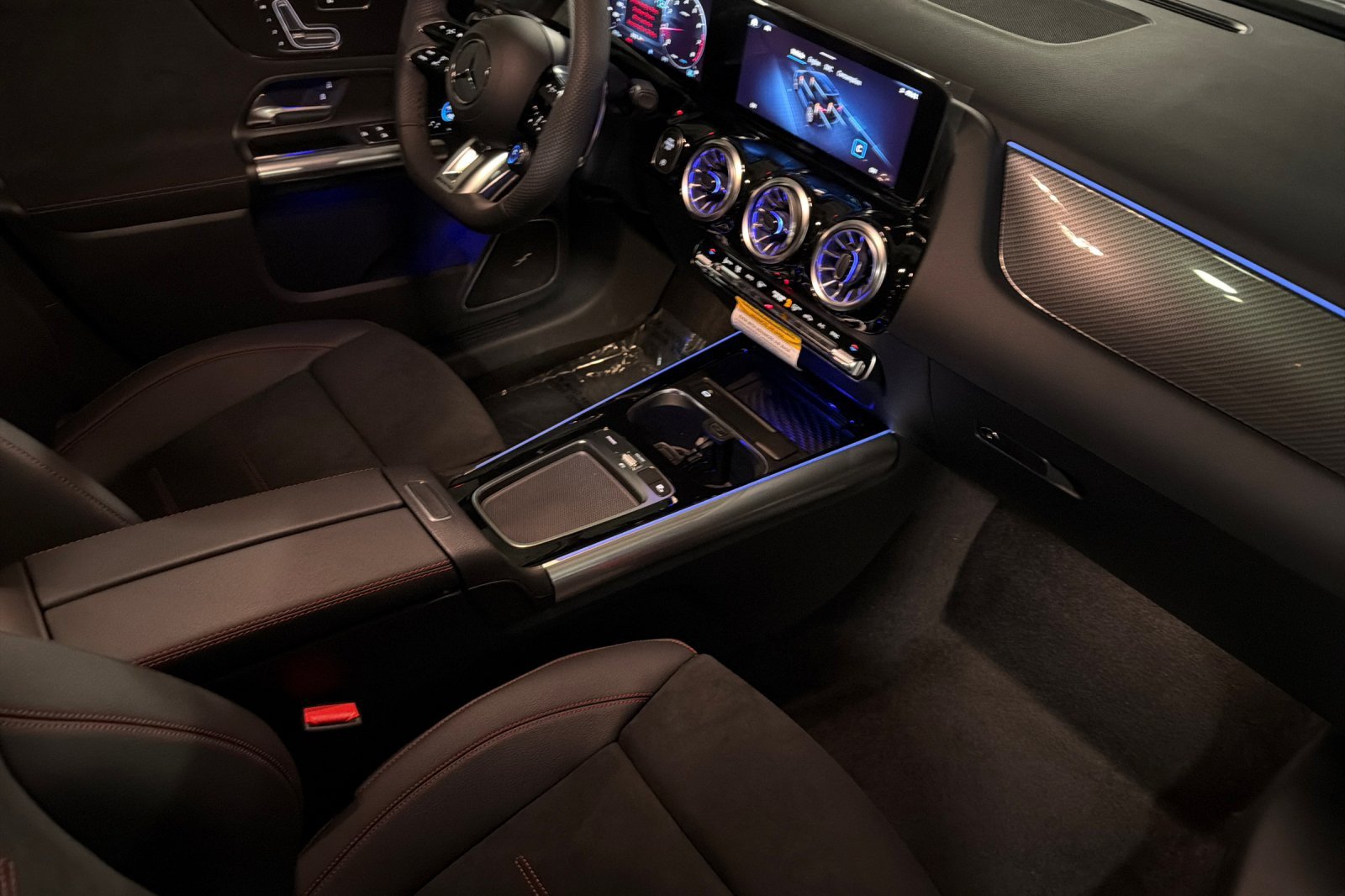 New 2026 Mercedes-Benz GLA 35 AMG 4MATIC image 15