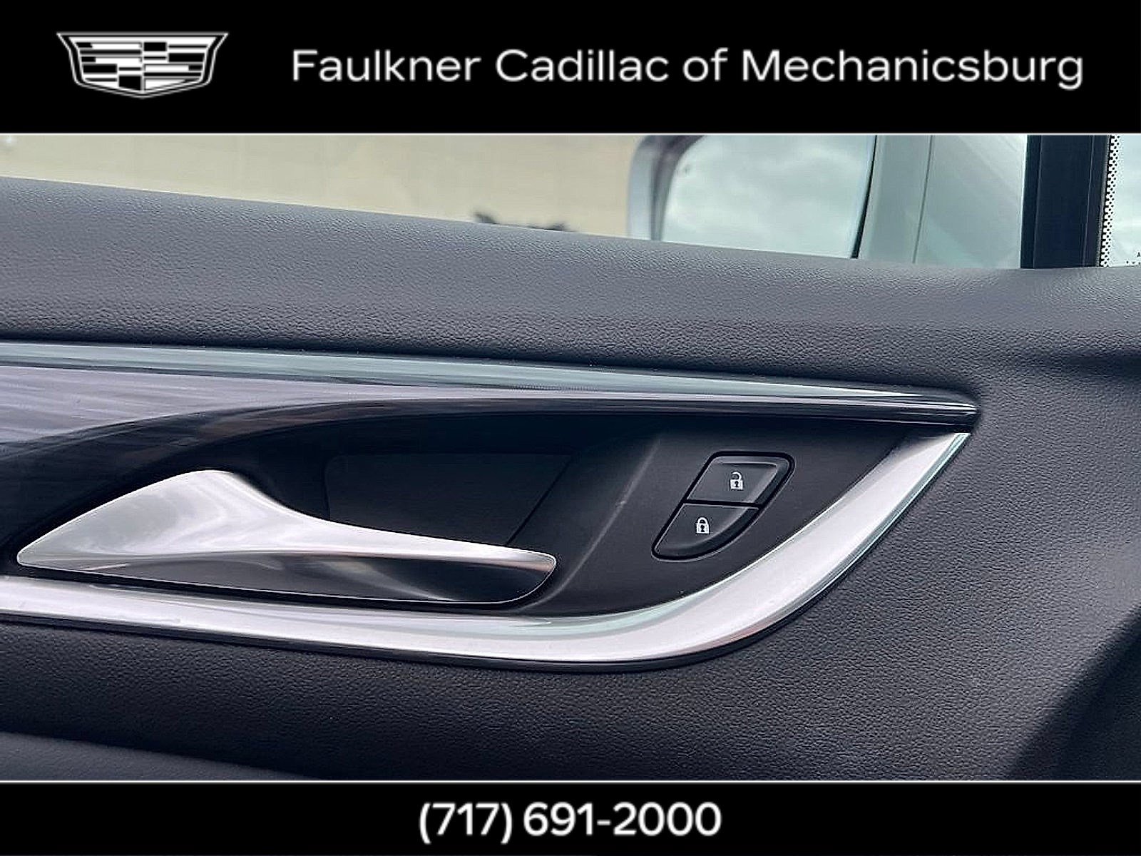 Used 2020 Buick Enclave Essence w/ Sound and Sites Package FWD image 29