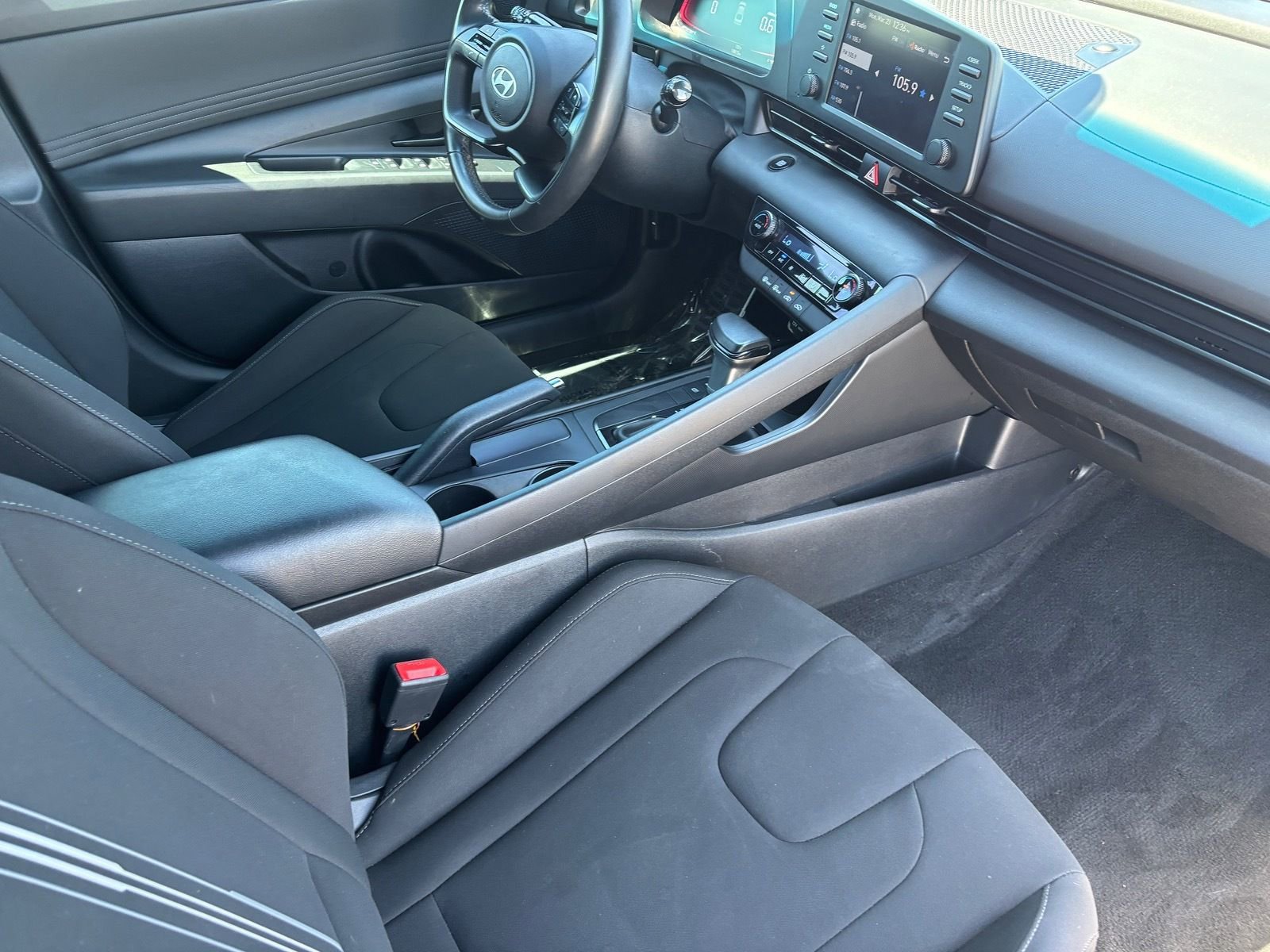 Used 2025 Hyundai Elantra Sport image 13