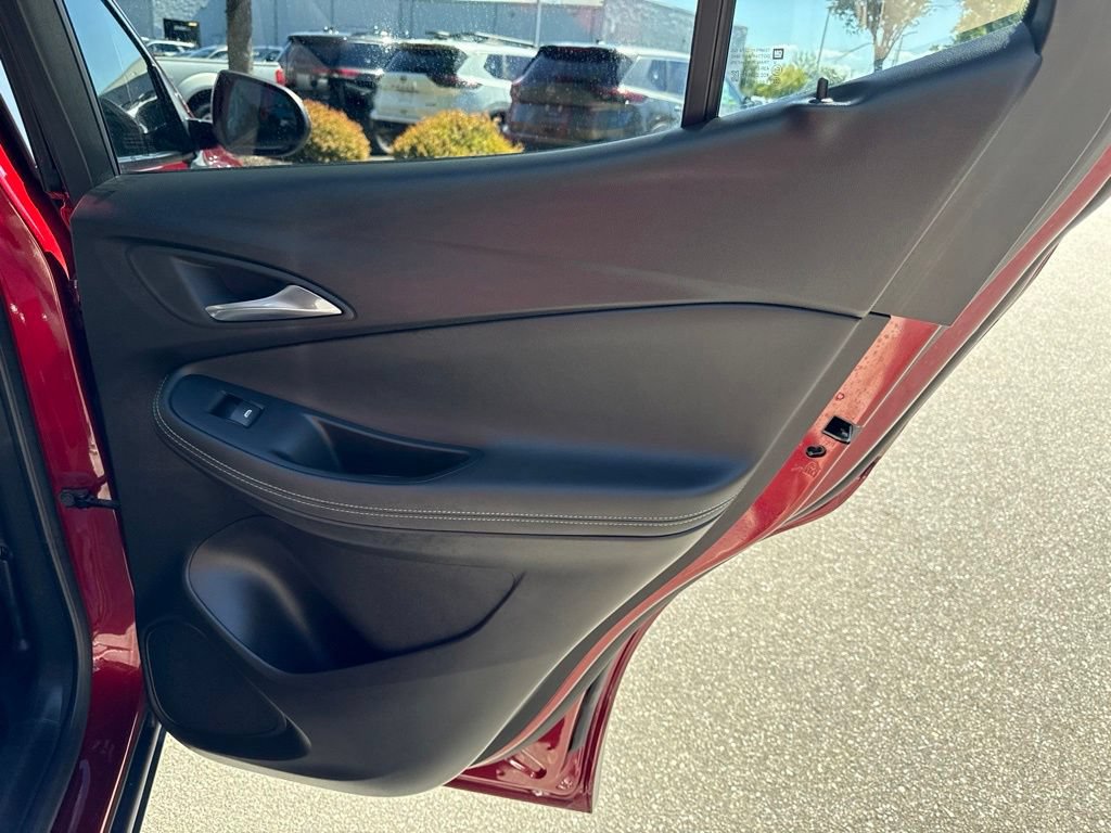 Used 2024 Buick Encore GX Preferred w/ Comfort Package FWD image 32