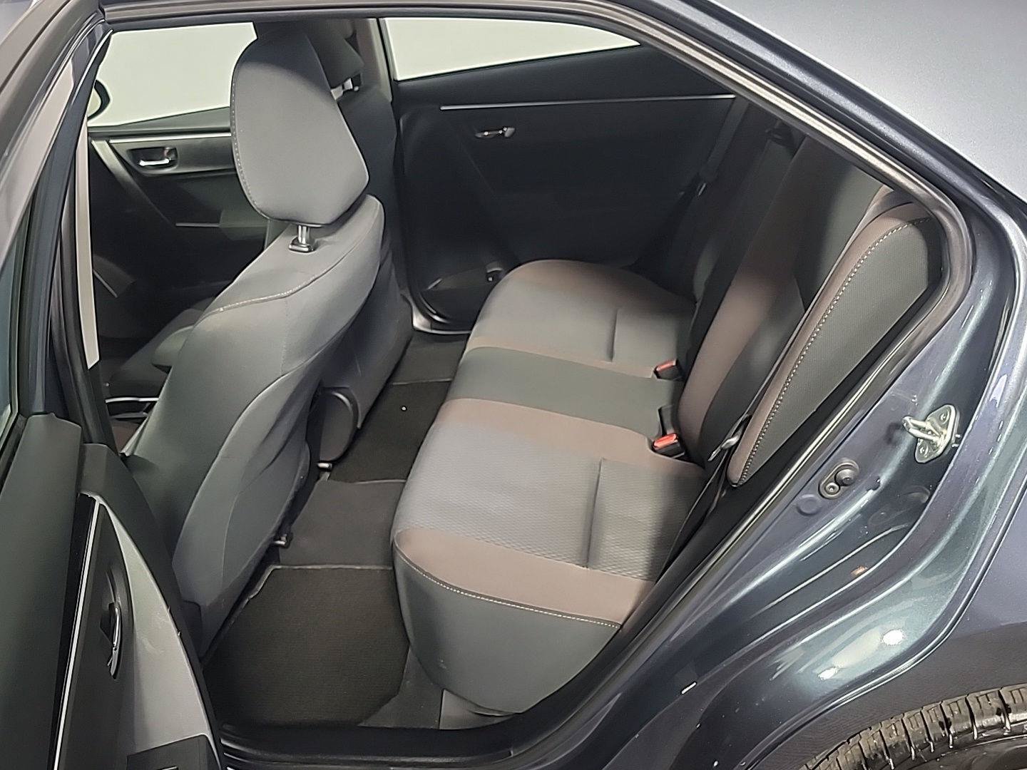 Used 2019 Toyota Corolla LE w/ Carpet Mat Package (TMS) FWD image 16