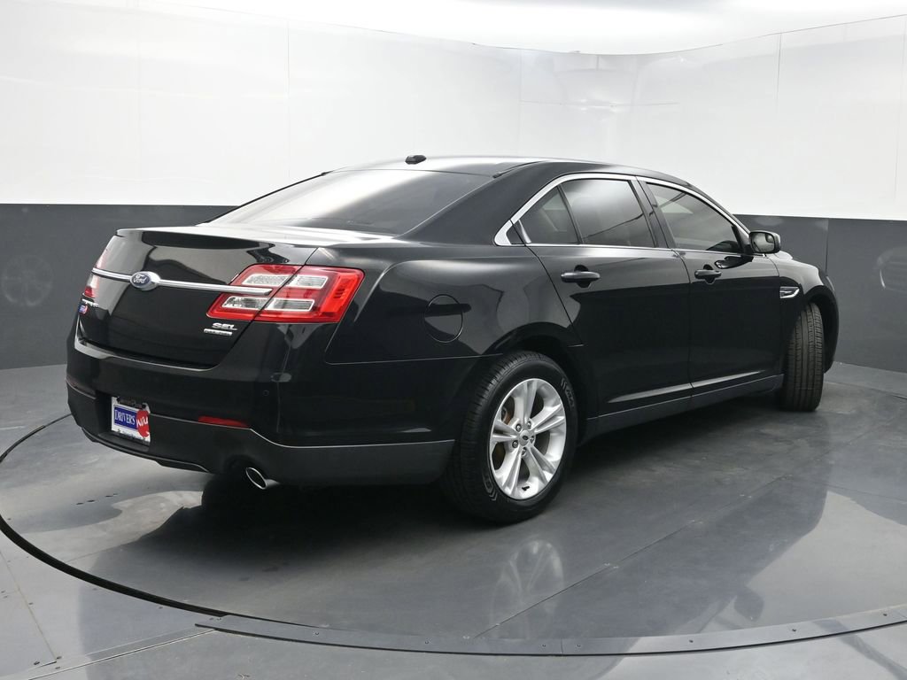 Used 2018 Ford Taurus SEL image 19