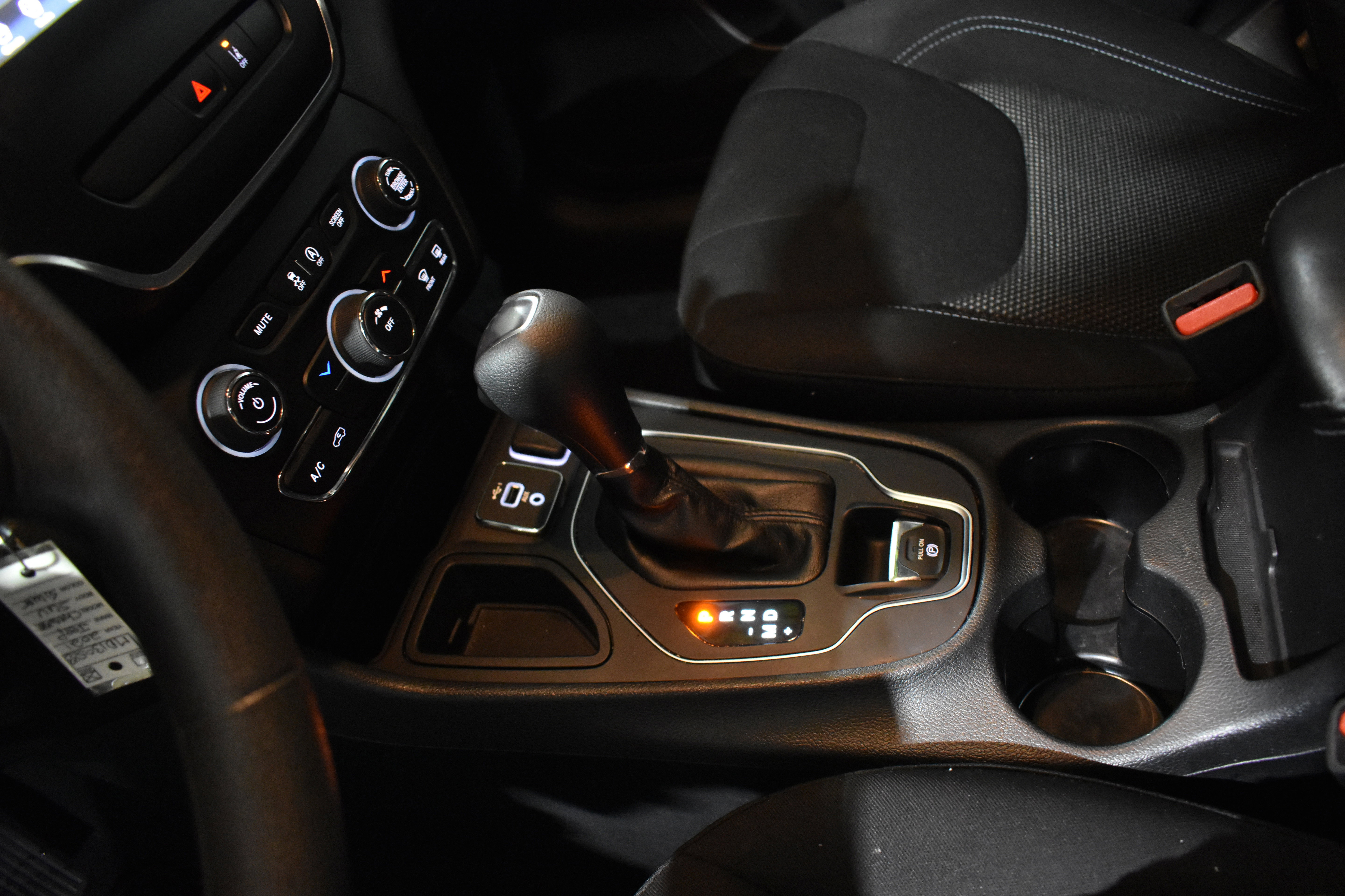 Used 2021 Jeep Cherokee Latitude image 23