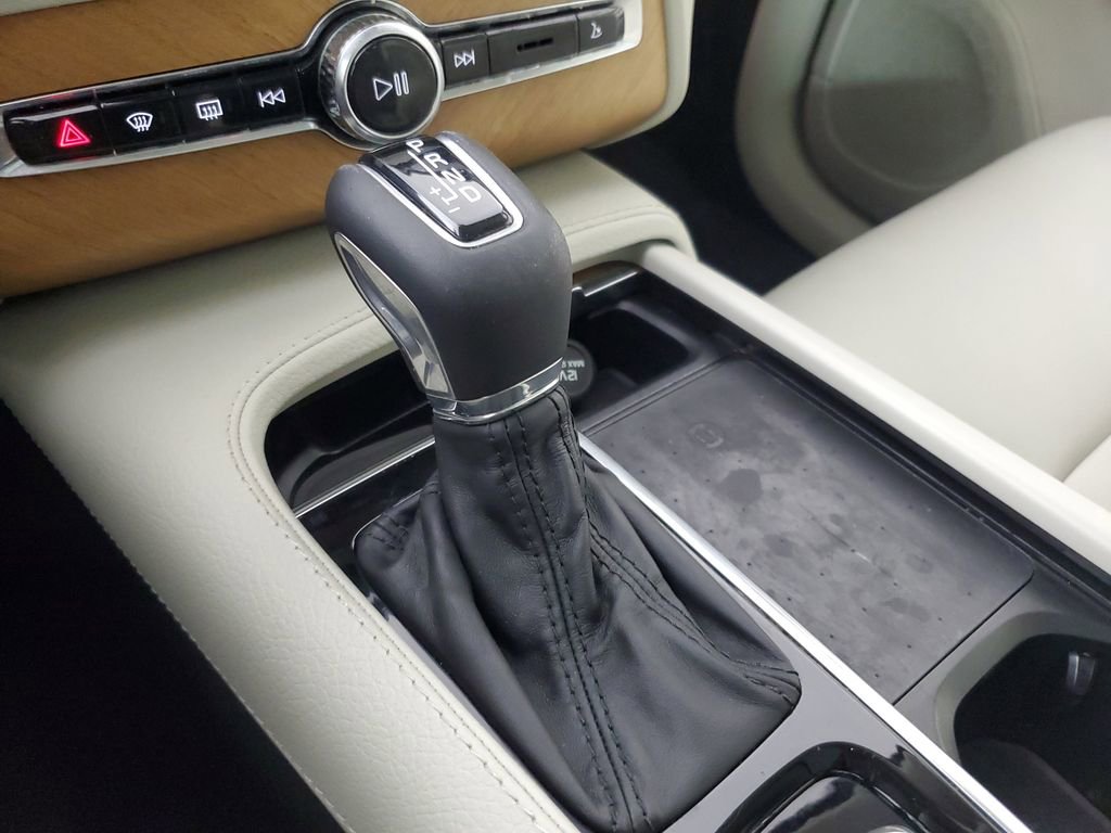 Used 2022 Volvo XC90 T5 Momentum w/ Climate Package FWD image 35