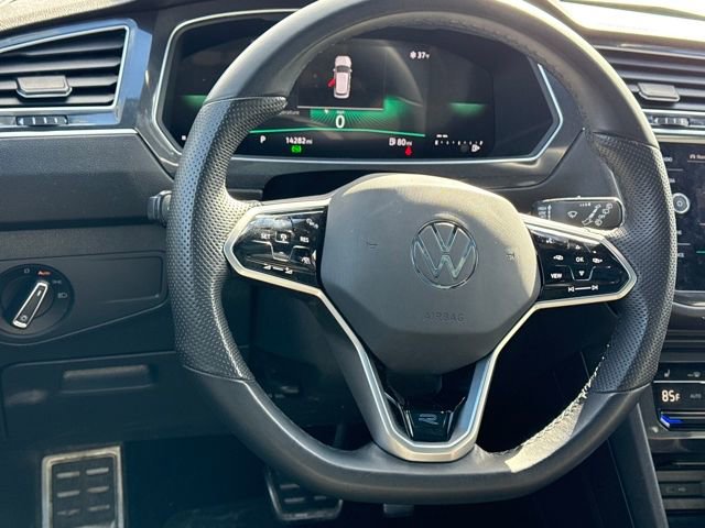 Used 2024 Volkswagen Tiguan SE R-Line image 20