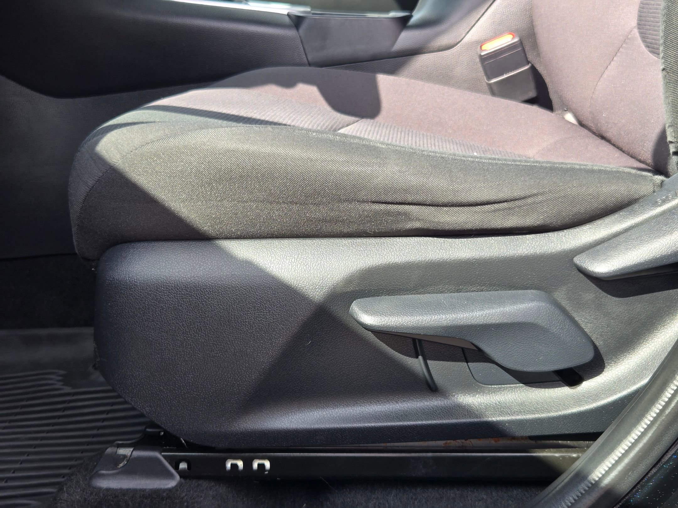 Used 2021 Toyota RAV4 LE image 23