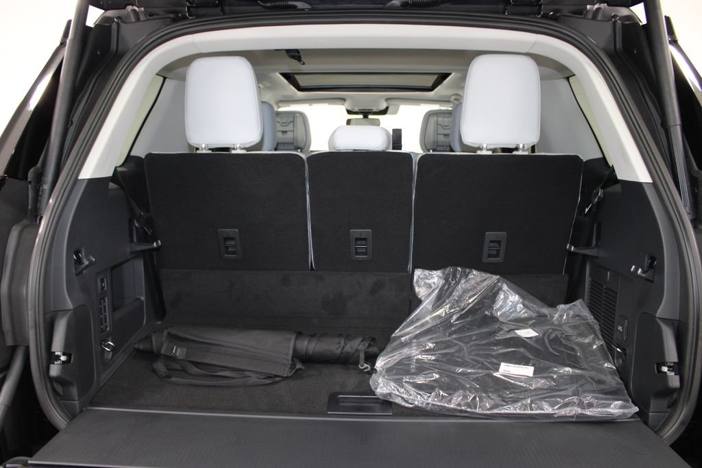 New 2027 Ford Expedition Platinum RWD image 15