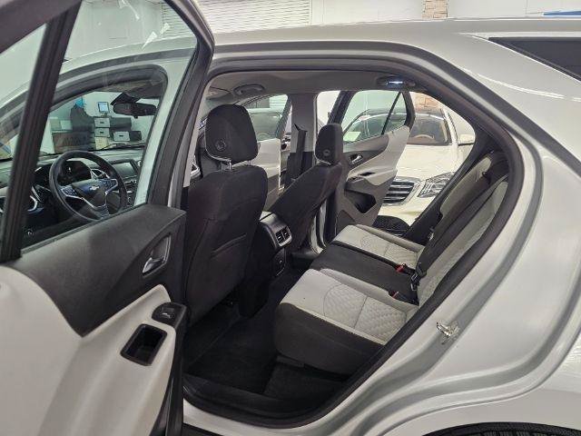 Used 2018 Chevrolet Equinox LS FWD image 9