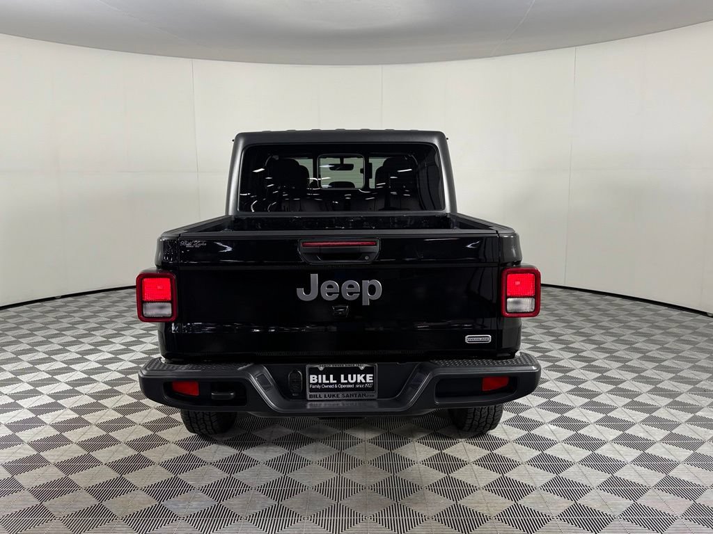 Used 2022 Jeep Gladiator Overland AWD/4WD image 9