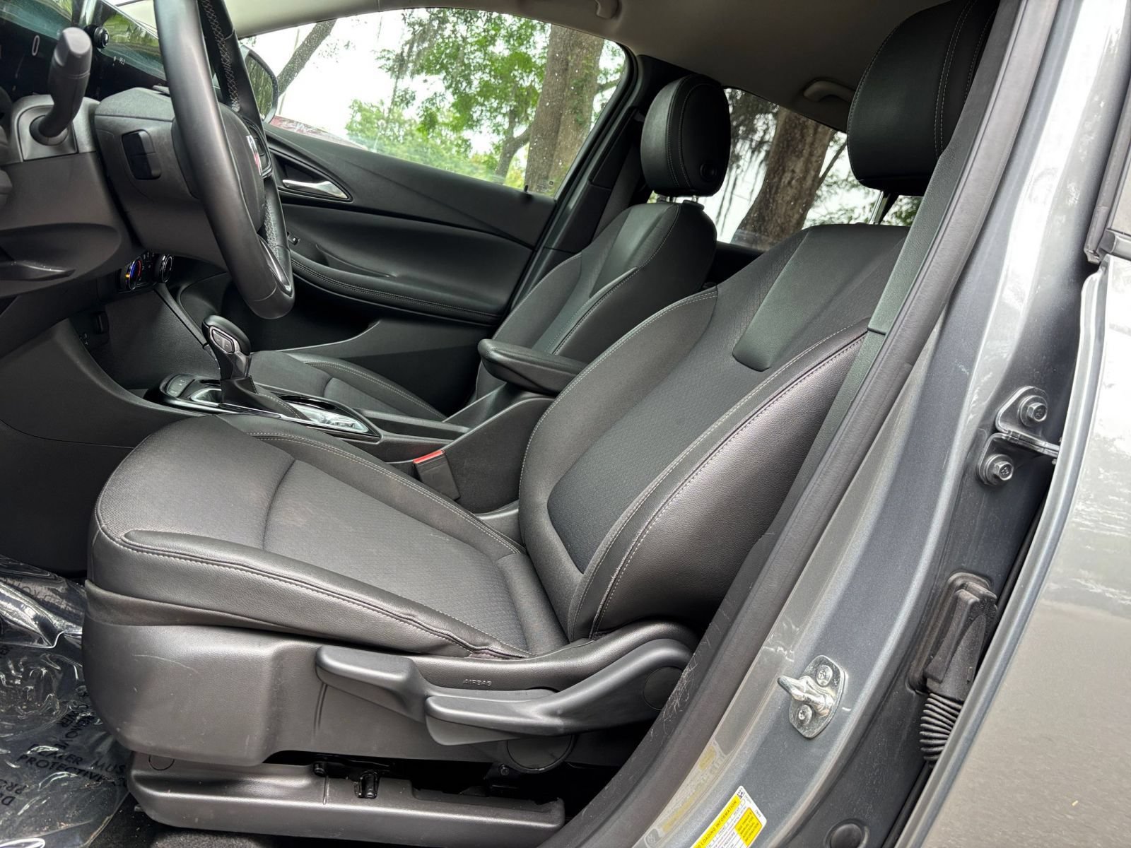 Used 2025 Buick Encore GX Preferred FWD image 25