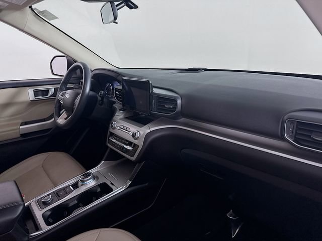 Used 2022 Ford Explorer XLT w/ Equipment Group 202A image 29