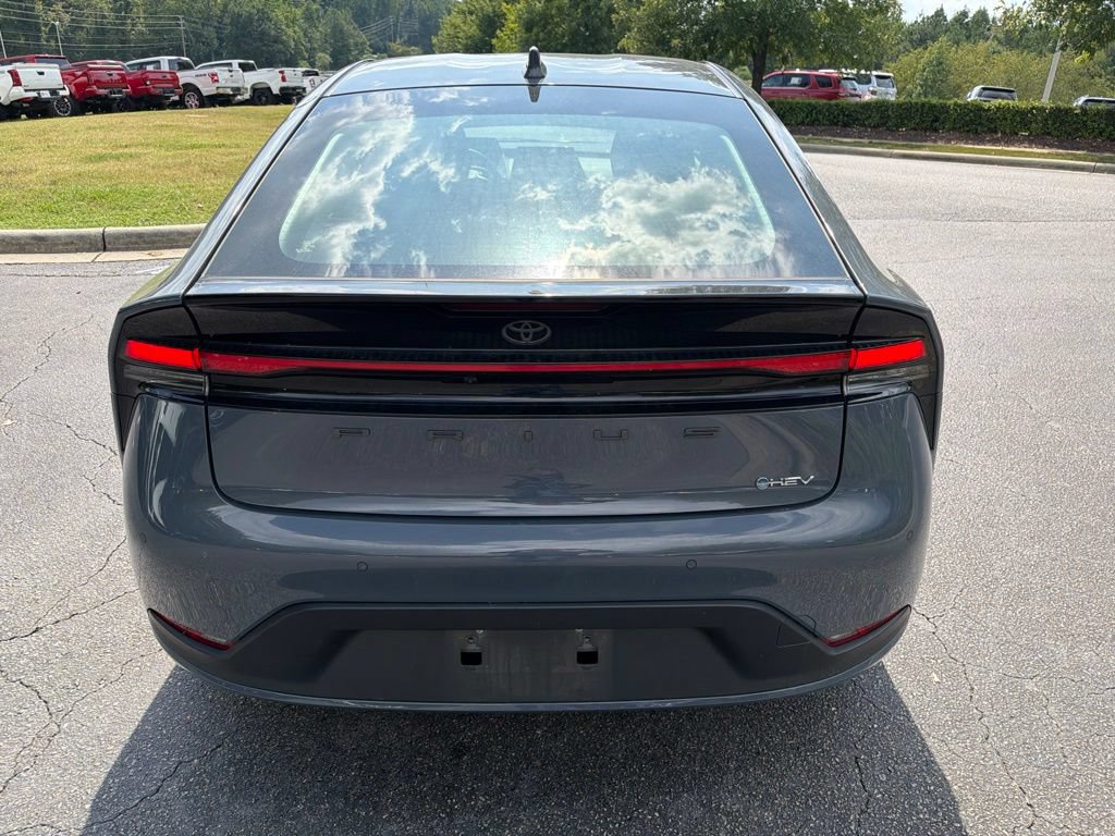 Used 2025 Toyota Prius LE FWD image 6