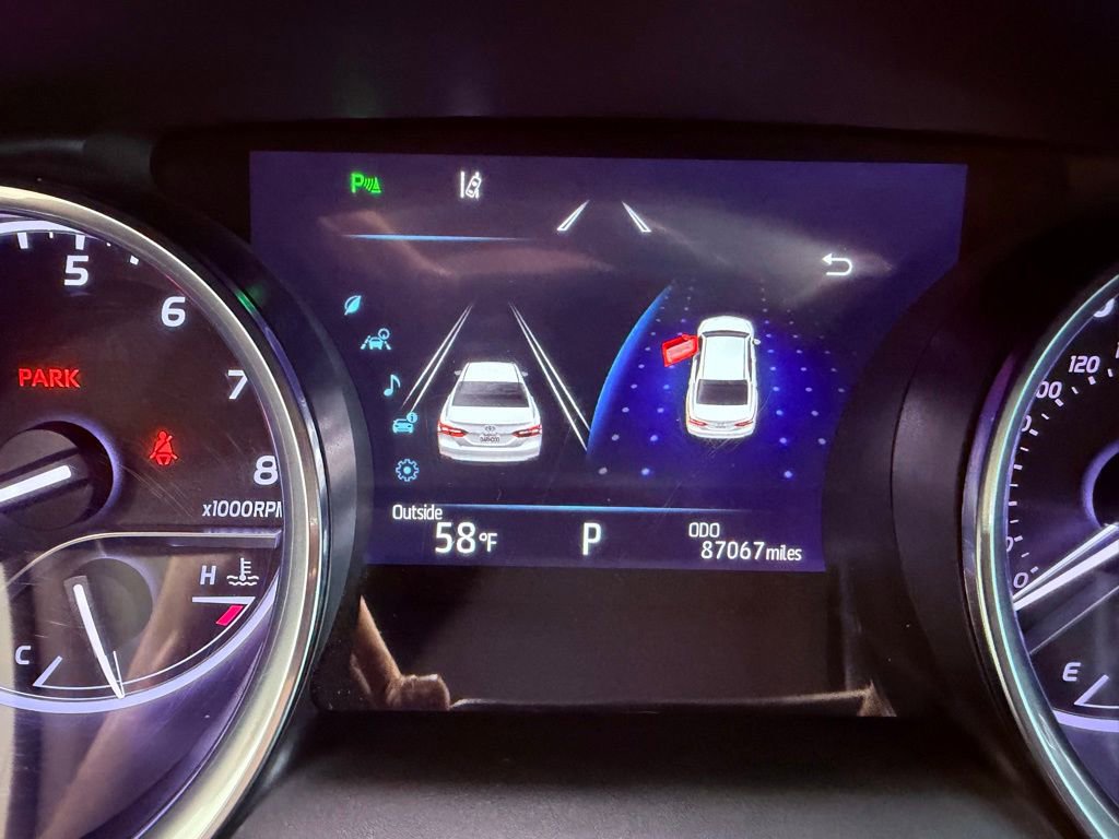 Used 2018 Toyota Camry XLE image 23