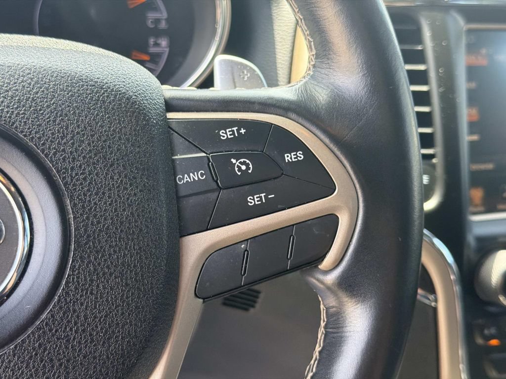 Used 2016 Jeep Grand Cherokee Limited AWD/4WD image 10