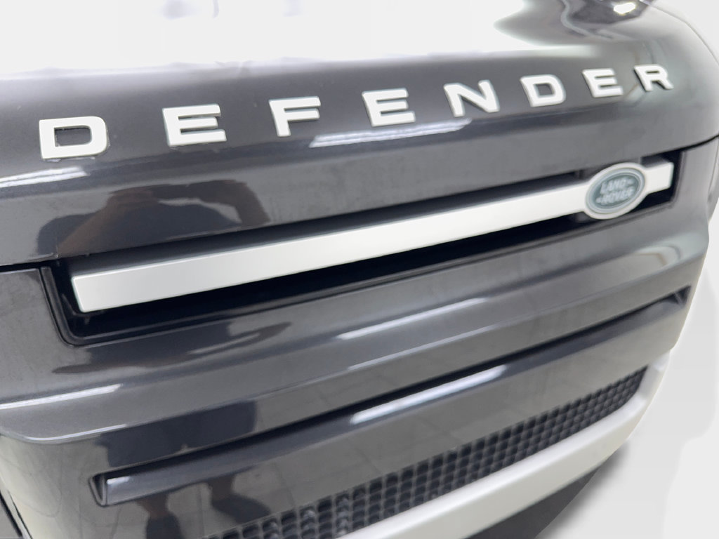 Used 2023 Land Rover Defender 130 First Edition AWD/4WD image 26